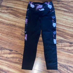 Black and flowered leggings.